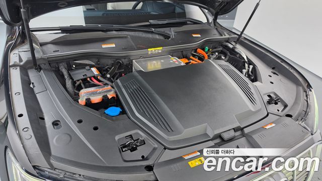 Audi e-Tron 55 Quattro - фото 4