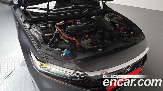 Honda Accord 10-го поколения 2.0 Hybrid EX-L - фото 4