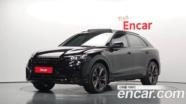 Audi Q8 55 TFSI Quattro Premium - фото 0