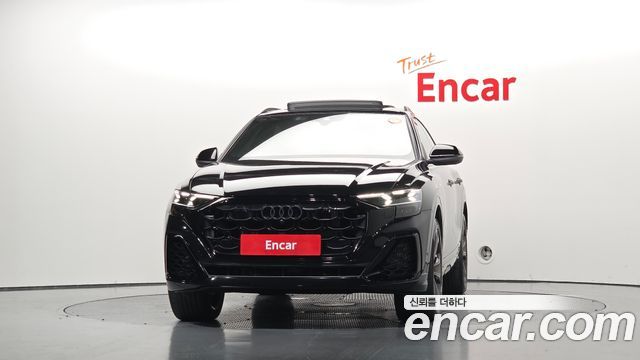 Audi Q8 55 TFSI Quattro Premium - фото 2