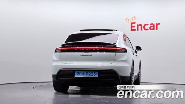 Porsche Macan EV 4S - фото 3