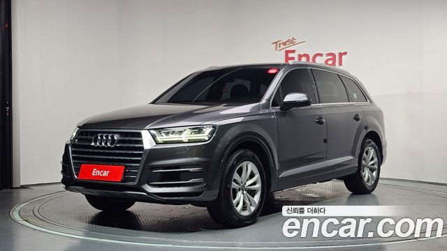 Audi Q7 45 TFSI Quattro - фото 0
