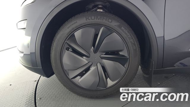 Tesla Model Y Premium RWD - фото 3