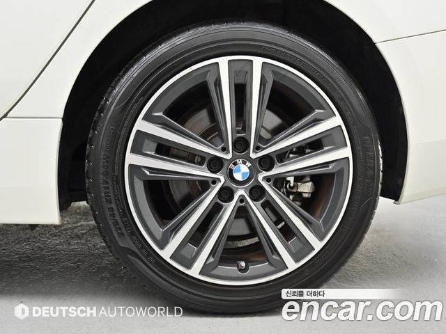 BMW 2 Series Gran Coupe F44 220i Advantage - фото 4