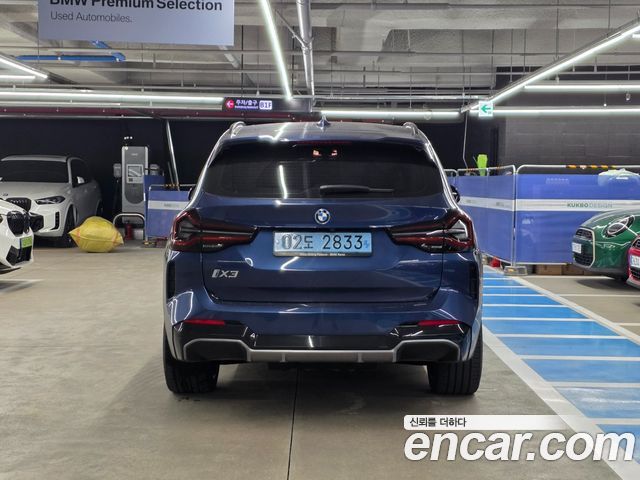BMW iX3 M Sports - фото 3