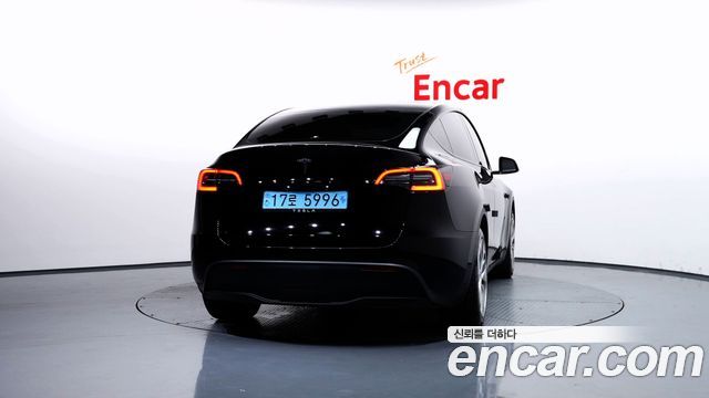 Tesla Model Y RWD - фото 3
