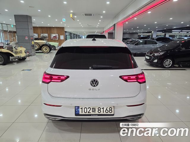 Volkswagen Golf 8-го поколения 2.0 TDI Prestige - фото 3