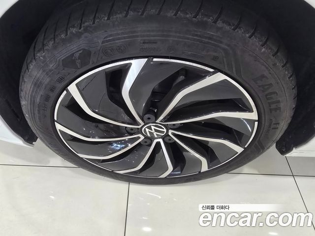 Volkswagen Golf 8-го поколения 2.0 TDI Prestige - фото 4