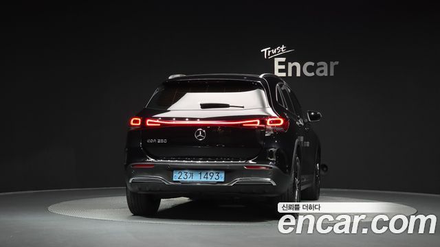Mercedes-Benz EQA H243 EQA250 AMG Line - фото 3