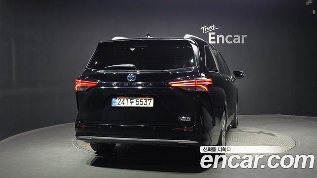 Toyota Sienna 4-го поколения 2.5 Hybrid 2WD - фото 2