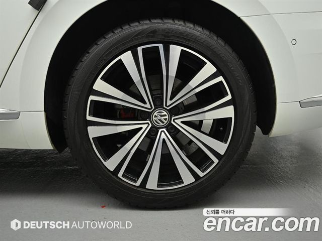 Volkswagen Arteon 2.0 TDI Premium - фото 4