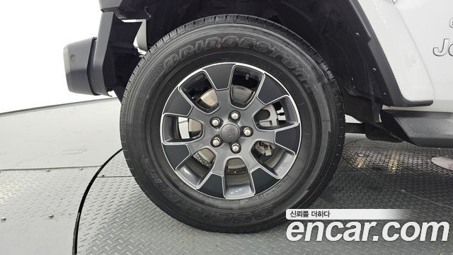 Jeep Wrangler JL 2.0 Overland 4Door - фото 4