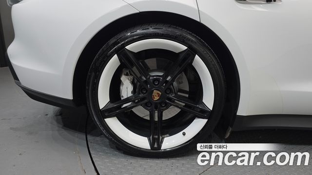 Porsche Taycan 4S - фото 4