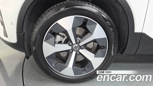Volvo XC40 B4 Ultra Bright - фото 4