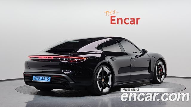 Porsche Taycan GTS - фото 1