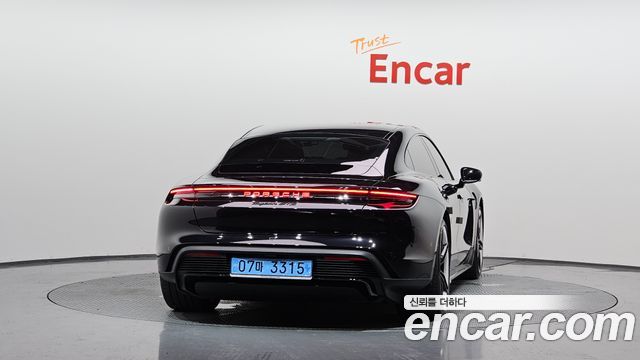 Porsche Taycan GTS - фото 3
