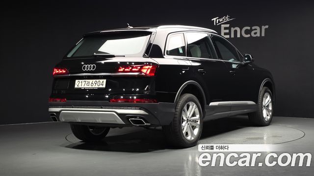 Audi Q7 55 TFSI Quattro - фото 1