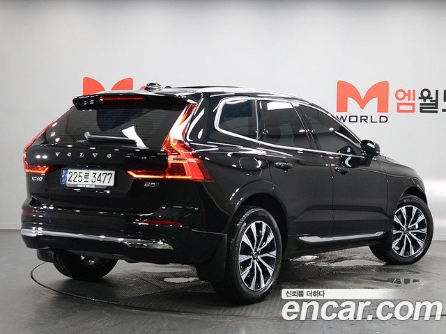 Volvo XC60 2-го поколения B5 Ultimate Bright - фото 2