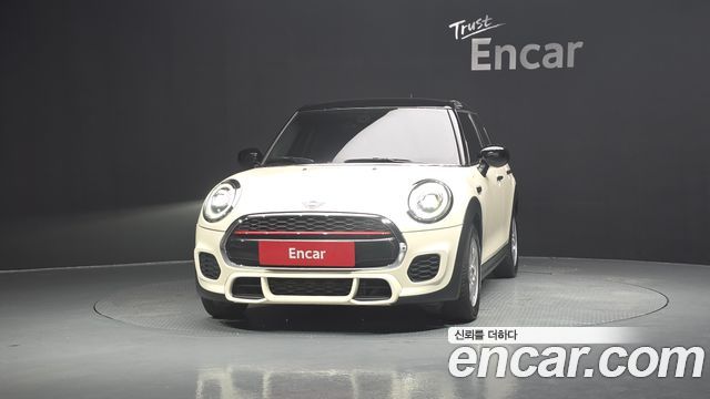 Mini Cooper 5Door Standard 3rd - фото 2
