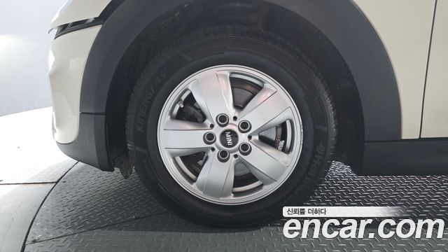 Mini Cooper 5Door Standard 3rd - фото 4