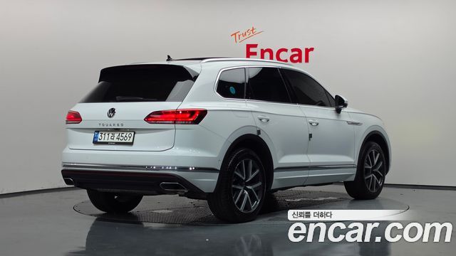 Volkswagen Touareg 3-го поколения 3.0 TDI Prestige - фото 1