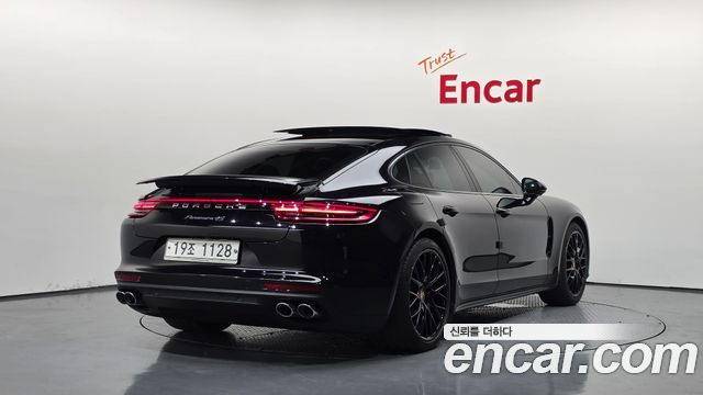 Porsche Panamera 3.0 AWD - фото 1