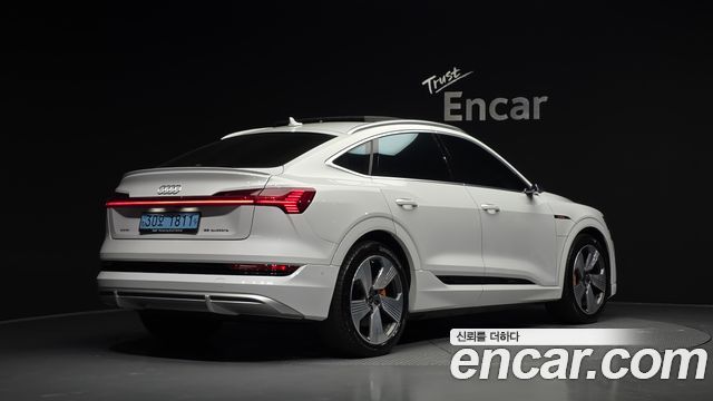 Audi e-Tron 55 Quattro Sportback - фото 1