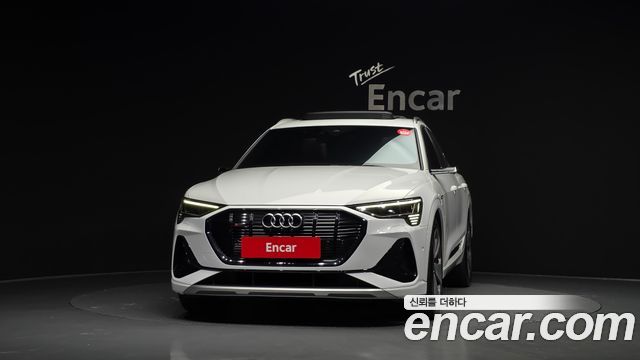 Audi e-Tron 55 Quattro Sportback - фото 2