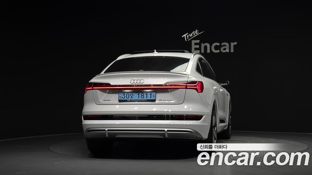 Audi e-Tron 55 Quattro Sportback - фото 3