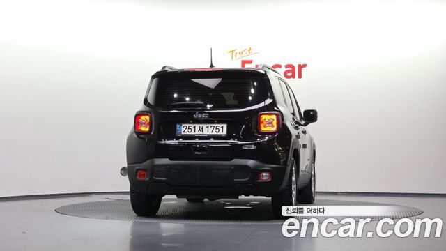 Jeep Renegade 2.4 Longitude - фото 3
