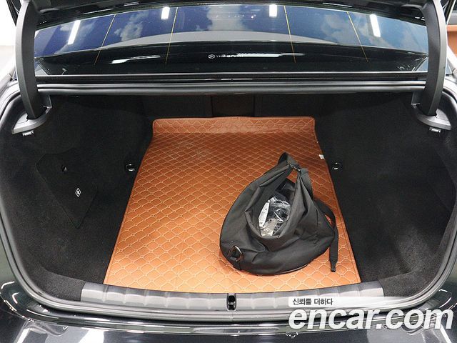 BMW i7 G70 M70 xDrive - фото 4