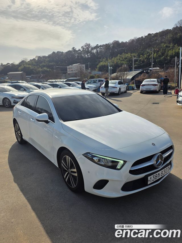 Mercedes-Benz A-Class W177 A200d Sedan - фото 2