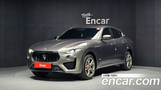 Maserati Levante 3.0 AWD GranSport - фото 0