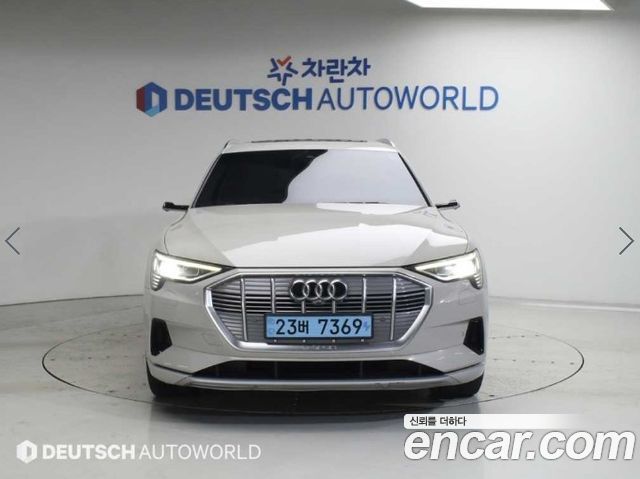 Audi e-Tron 55 Quattro - фото 2