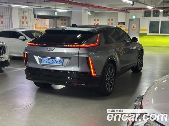Cadillac Lyriq Sport - фото 3
