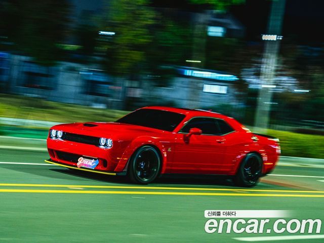 Dodge Challenger 6.4 - фото 0