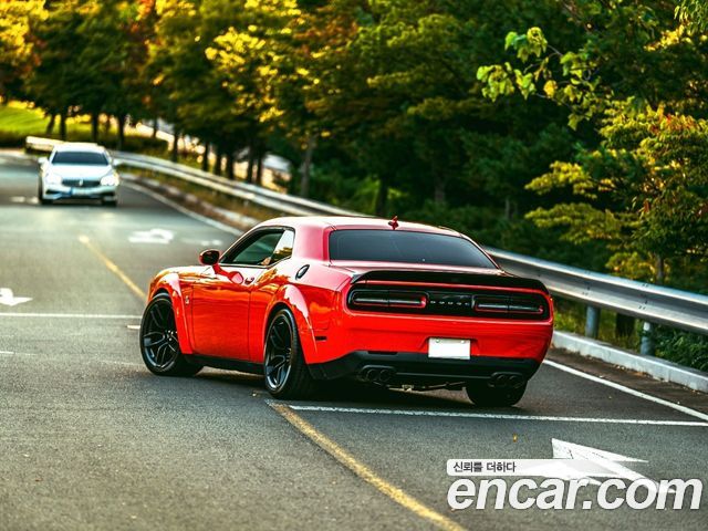 Dodge Challenger 6.4 - фото 1