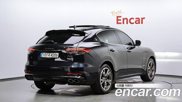 Maserati Levante 3.0 S AWD Modena - фото 1