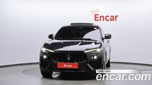 Maserati Levante 3.0 S AWD Modena - фото 2