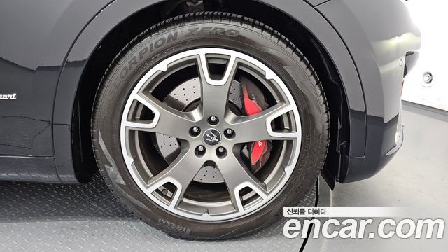 Maserati Levante 3.0 S AWD Modena - фото 4