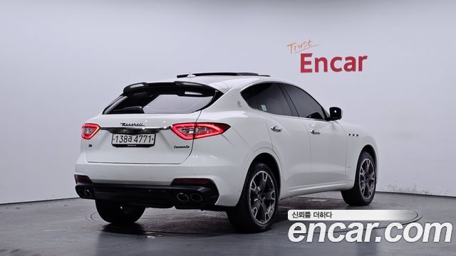 Maserati Levante 3.0 AWD GranSport - фото 1