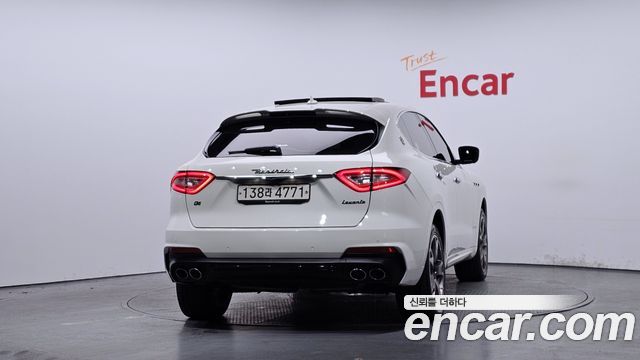 Maserati Levante 3.0 AWD GranSport - фото 3