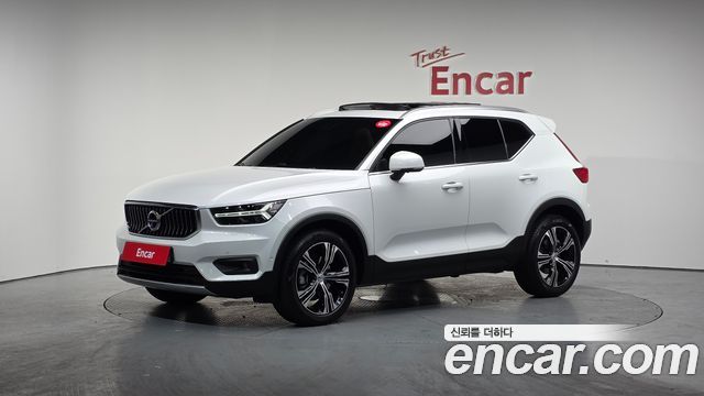 Volvo XC40 B4 Inscription - фото 0