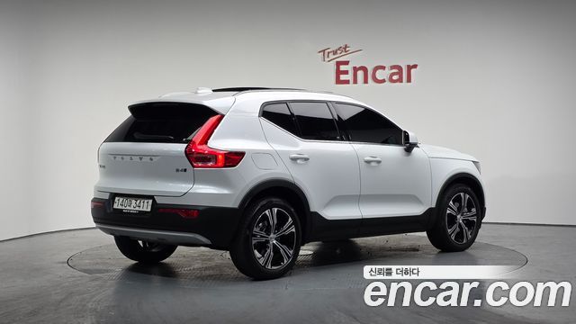 Volvo XC40 B4 Inscription - фото 1