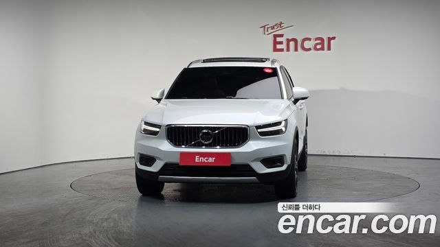 Volvo XC40 B4 Inscription - фото 2