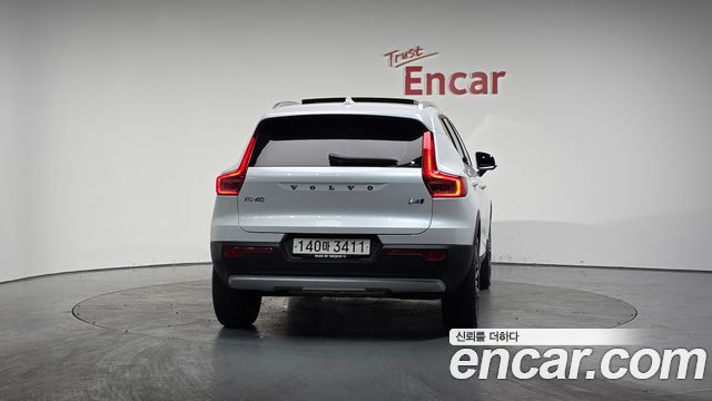 Volvo XC40 B4 Inscription - фото 3