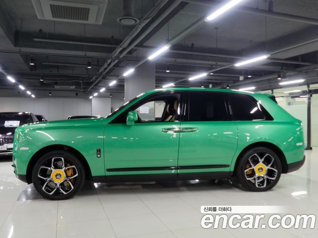 Rolls-Royce Cullinan 6.7 V12 Black Badge - фото 1
