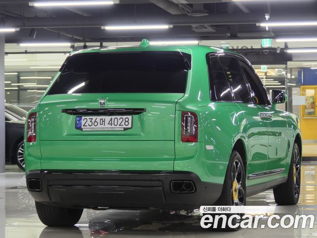 Rolls-Royce Cullinan 6.7 V12 Black Badge - фото 2