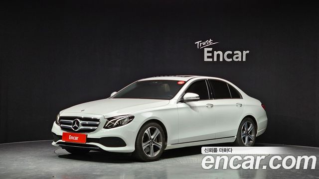 Mercedes-Benz E-Class W213 E300 Avantgarde - фото 0