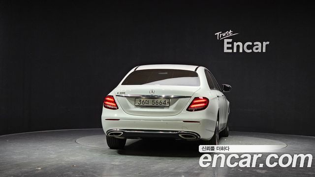 Mercedes-Benz E-Class W213 E300 Avantgarde - фото 3